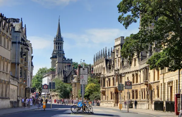 Best Areas in Oxford to Live In and Relocating There with Ease