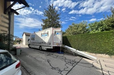 Unloading a truck in Geneva