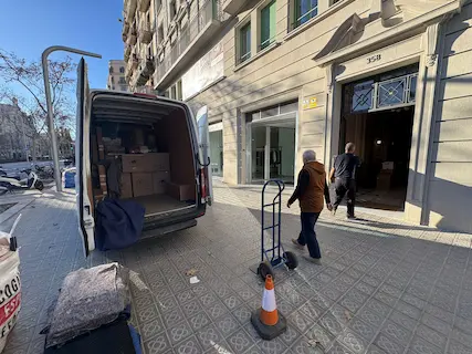 Tranship van for difficult access