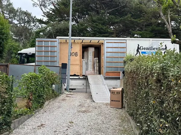 Gentlevan removals lorry on the UK to Bordeaux route